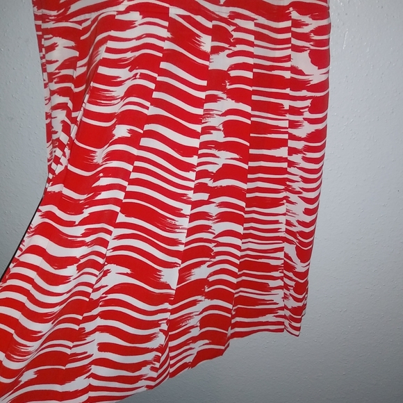 CAbi S Brushstroke Drop Waist Pleated Dress New in Red and White NWT - Picture 7 of 12